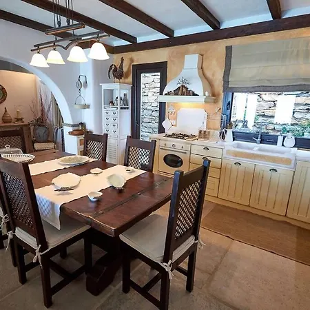 Ferienhaus Stoneflower With Breathtaking Sunsets