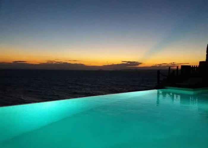 Дом отдыха Stoneflower With Breathtaking Sunsets